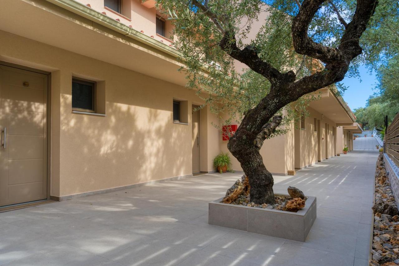 Kozanos Suites With Private Pool Amoudi Exterior foto